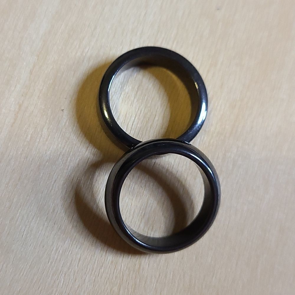 Crazy Feng Hematite Magnetic rings in Size 7